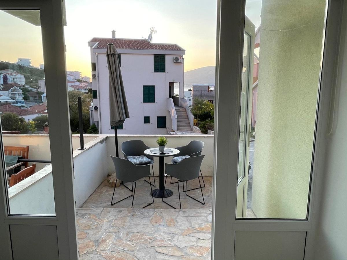 Apartments Luce Trogir Eksteriør bilde