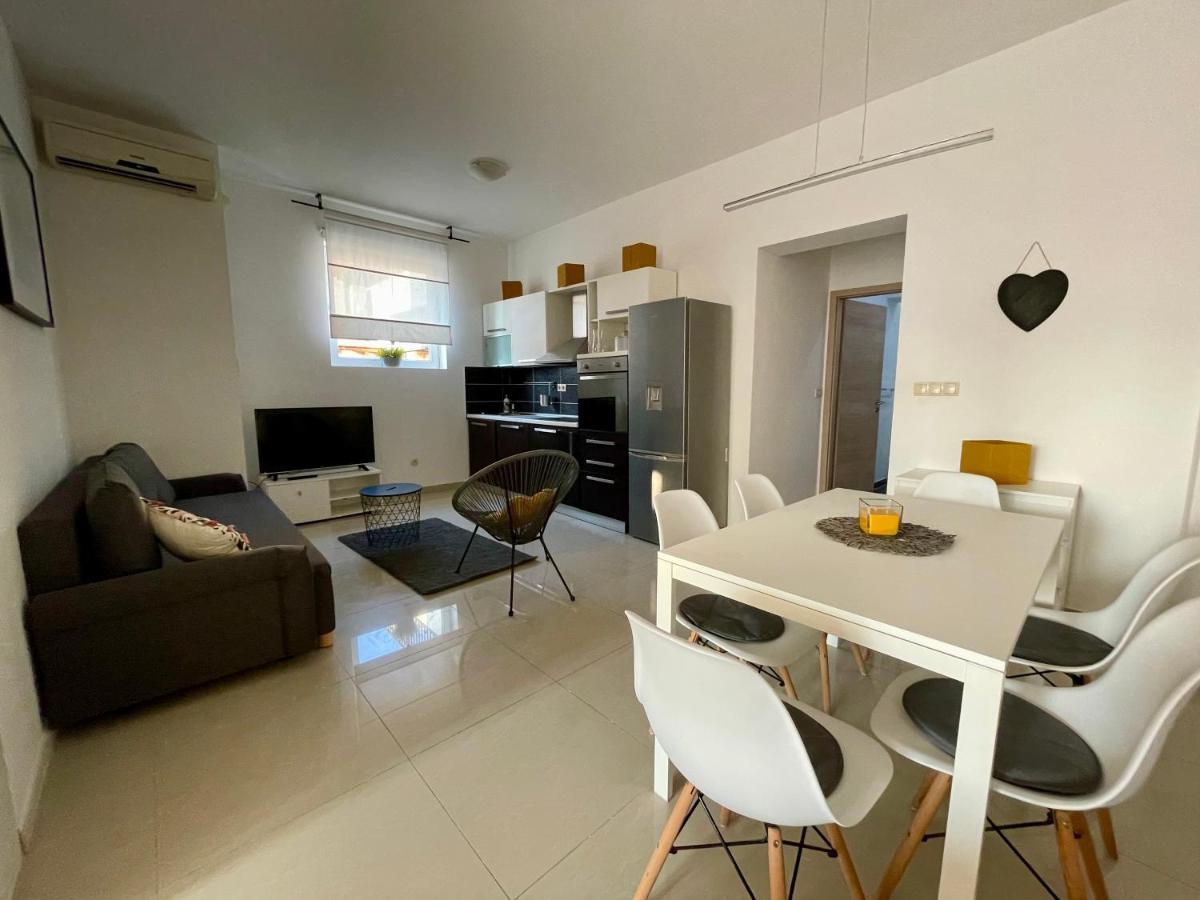 Apartments Luce Trogir Eksteriør bilde
